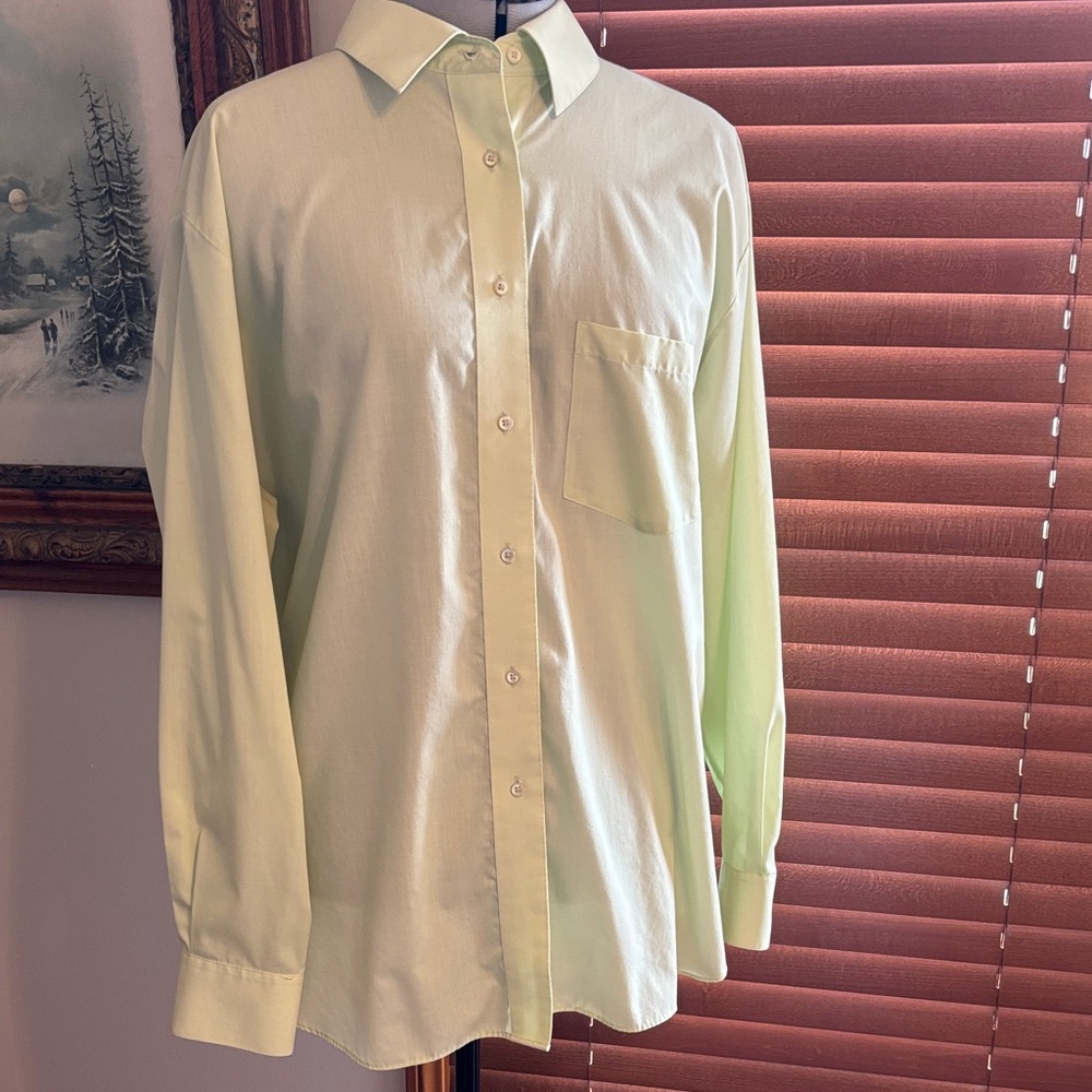Foxcroft Woman’s Size 18W Wrinkle Free Light Green Long Sleeve Blouse EUC